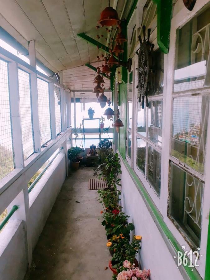 Vamoose Quaint Wood Cottage Darjeeling  Bagian luar foto