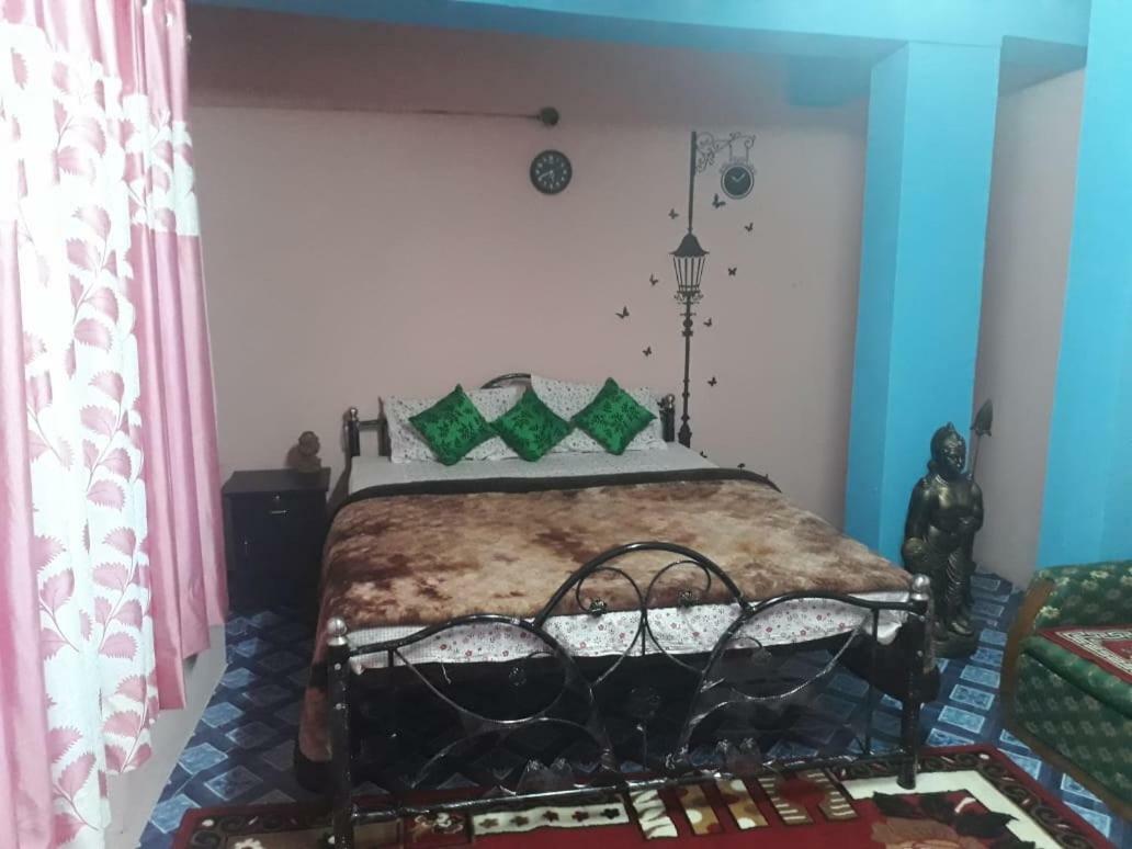 Vamoose Quaint Wood Cottage Darjeeling  Bagian luar foto